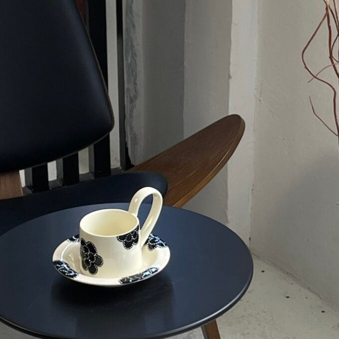 Camellia cup and saucer - Image 2